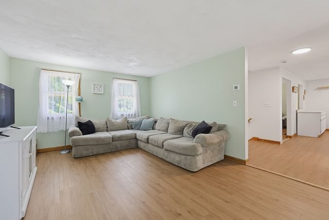 320 North St, Tewksbury, MA 01876