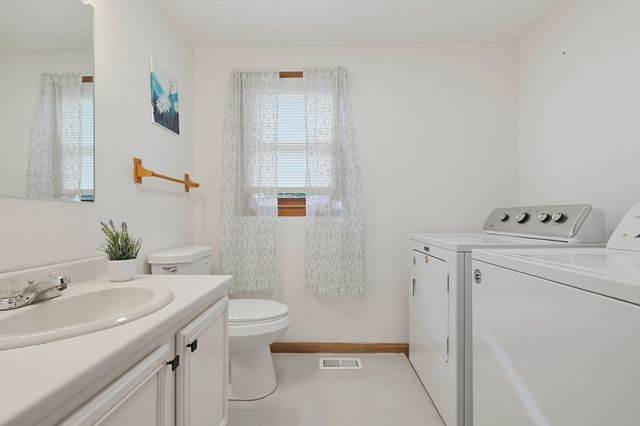 320 North St, Tewksbury, MA 01876