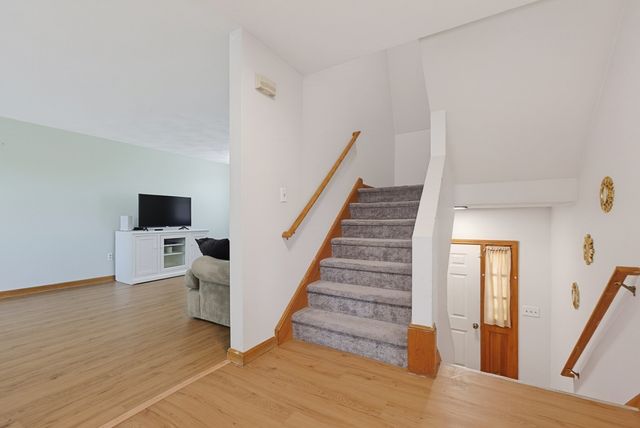 320 North St, Tewksbury, MA 01876