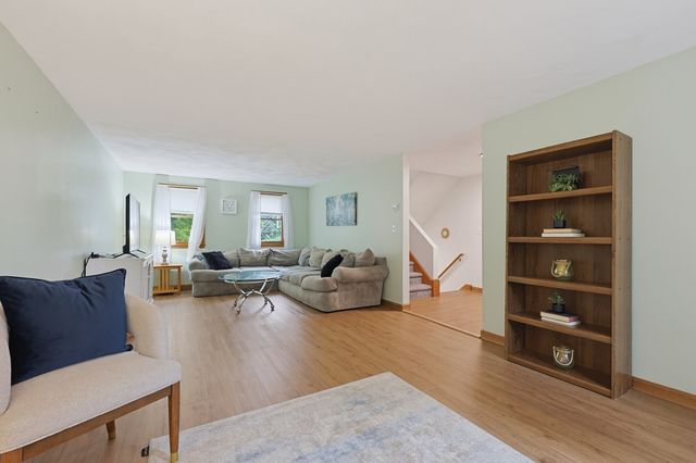 320 North St, Tewksbury, MA 01876