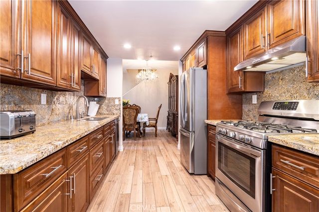 9146 Lemona Avenue 105, North Hills, CA 91343