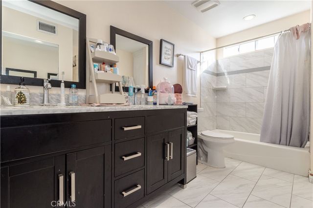 9146 Lemona Avenue 105, North Hills, CA 91343