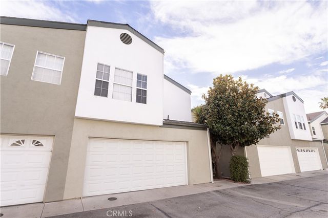 9146 Lemona Avenue 105, North Hills, CA 91343