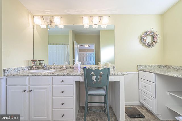 66 KNOLLWOOD DR, Mays Landing, NJ 08330