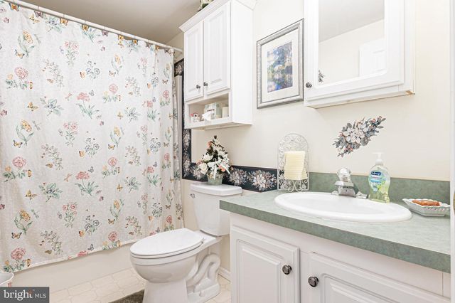 66 KNOLLWOOD DR, Mays Landing, NJ 08330