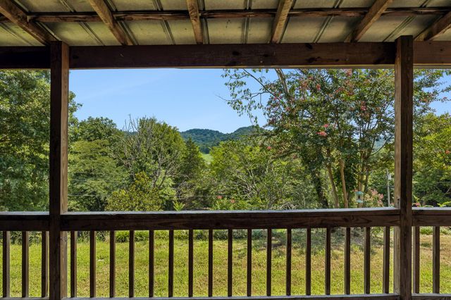 238 Rarick Ln, Gainesboro, TN 38562