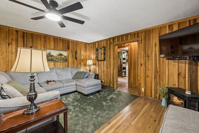 238 Rarick Ln, Gainesboro, TN 38562