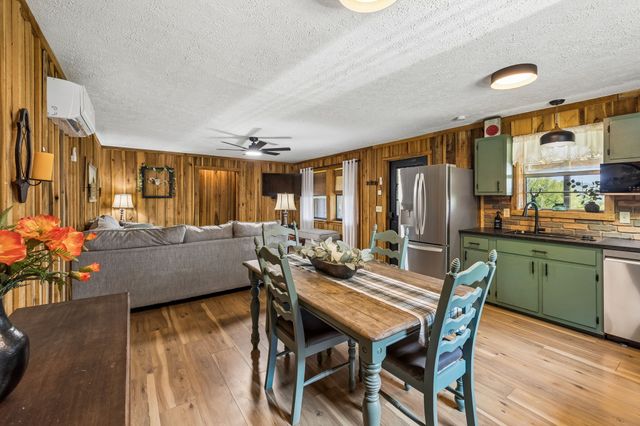 238 Rarick Ln, Gainesboro, TN 38562