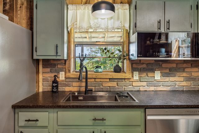 238 Rarick Ln, Gainesboro, TN 38562