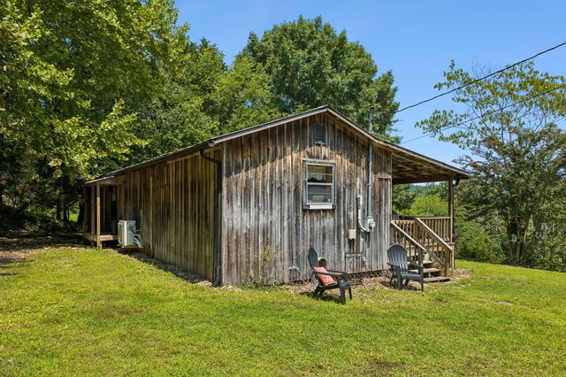 238 Rarick Ln, Gainesboro, TN 38562