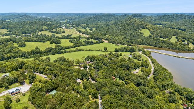 238 Rarick Ln, Gainesboro, TN 38562