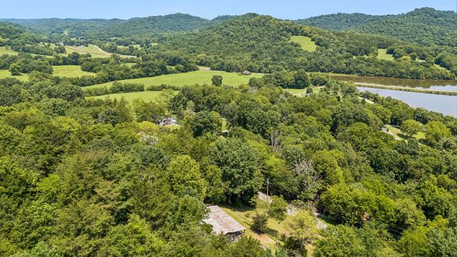 238 Rarick Ln, Gainesboro, TN 38562
