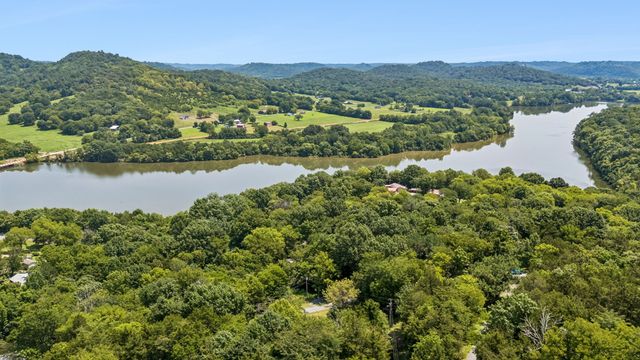 238 Rarick Ln, Gainesboro, TN 38562
