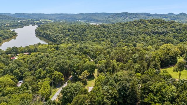 238 Rarick Ln, Gainesboro, TN 38562