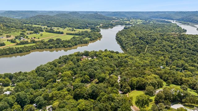 238 Rarick Ln, Gainesboro, TN 38562