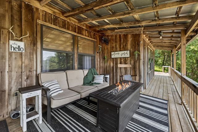 238 Rarick Ln, Gainesboro, TN 38562