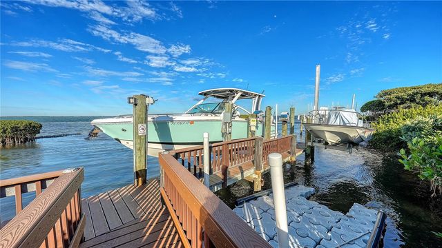 3530 MISTLETOE LANE, Longboat Key, FL 34228