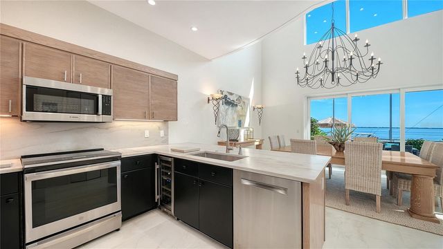 3530 MISTLETOE LANE, Longboat Key, FL 34228