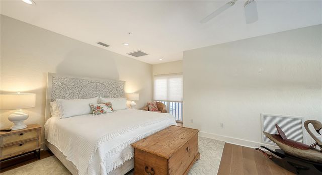 3530 MISTLETOE LANE, Longboat Key, FL 34228