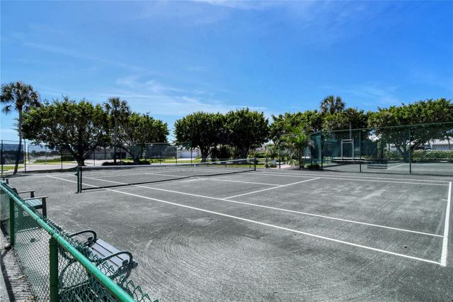 3530 MISTLETOE LANE, Longboat Key, FL 34228