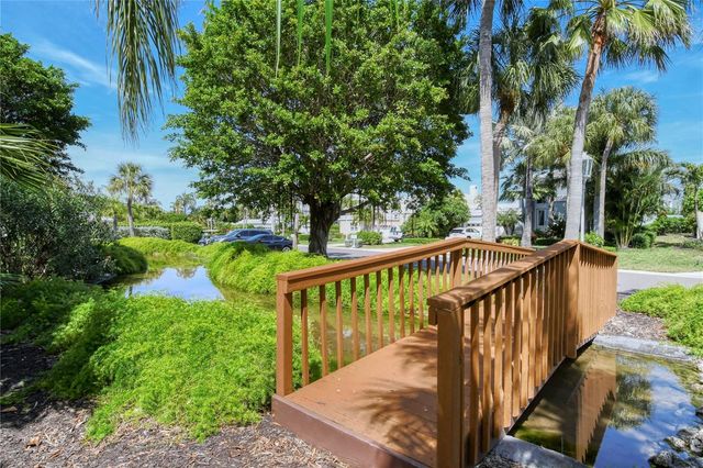 3530 MISTLETOE LANE, Longboat Key, FL 34228