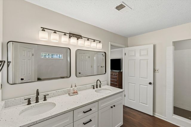 7729 RIVER BEND DR, Germantown, TN 38138