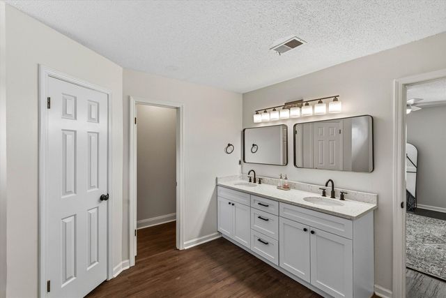 7729 RIVER BEND DR, Germantown, TN 38138