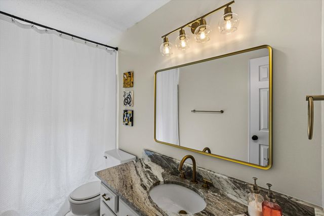 7729 RIVER BEND DR, Germantown, TN 38138