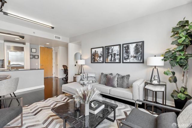 501 Beale Street 18E, San Francisco, CA 94105