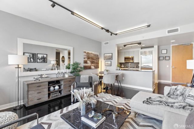 501 Beale Street 18E, San Francisco, CA 94105