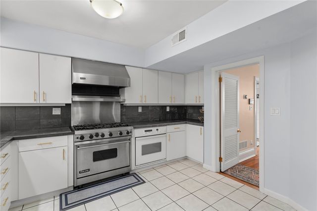 703 Saint James St, Shadyside, PA 15232