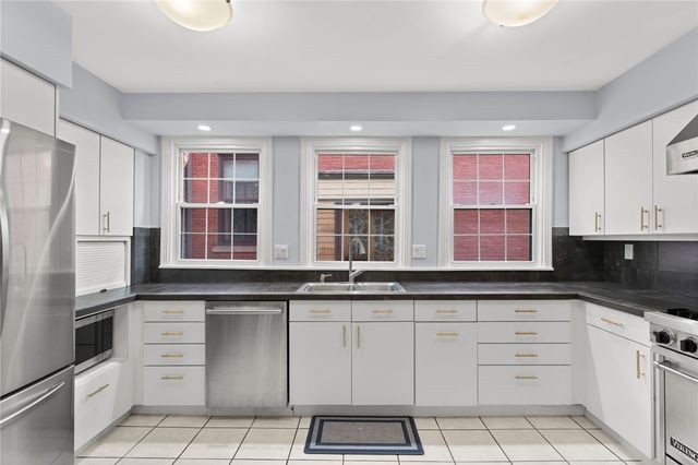 703 Saint James St, Shadyside, PA 15232