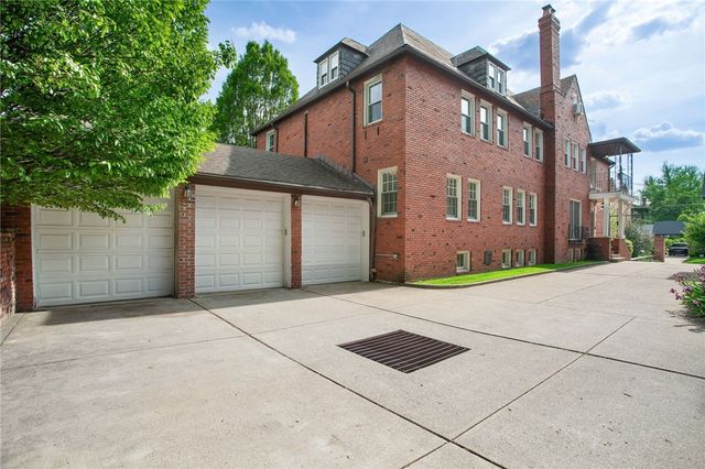 703 Saint James St, Shadyside, PA 15232