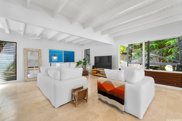864 Nana Honua Street, Honolulu, HI 96825