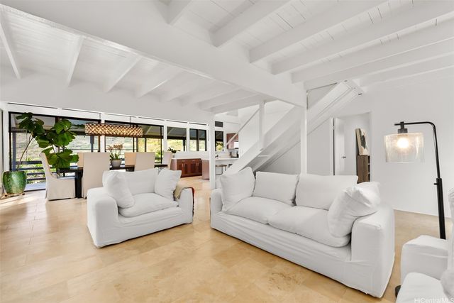 864 Nana Honua Street, Honolulu, HI 96825