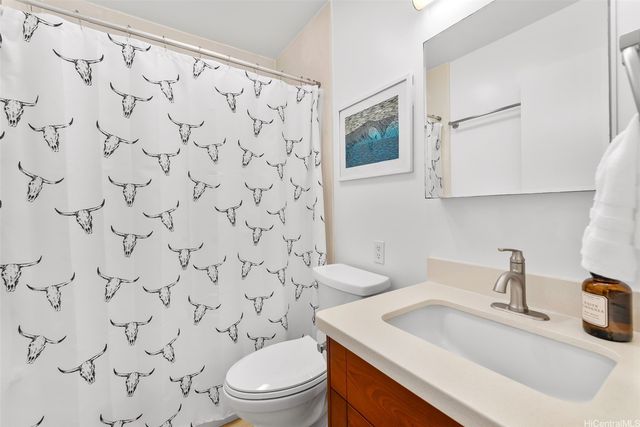 864 Nana Honua Street, Honolulu, HI 96825