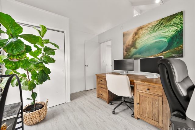864 Nana Honua Street, Honolulu, HI 96825