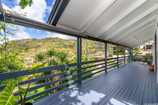864 Nana Honua Street, Honolulu, HI 96825