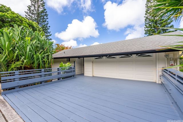 864 Nana Honua Street, Honolulu, HI 96825