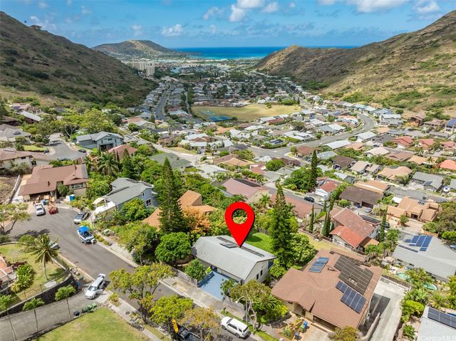 864 Nana Honua Street, Honolulu, HI 96825