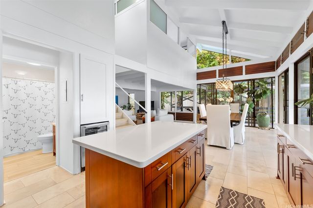 864 Nana Honua Street, Honolulu, HI 96825
