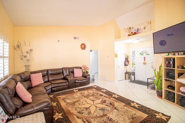 39341 Thames Ct, Palmdale, CA 93551