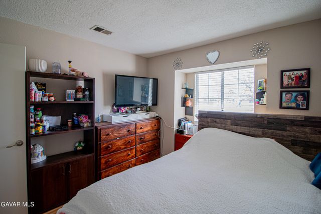 39341 Thames Ct, Palmdale, CA 93551