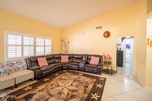 39341 Thames Ct, Palmdale, CA 93551