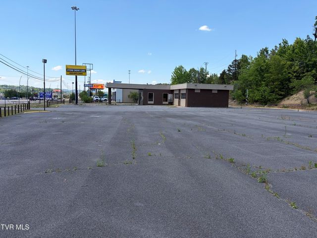 1848 East Stone Drive, Kingsport, TN 37660
