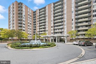 3001 VEAZEY TER NW #726, Washington, DC 20008