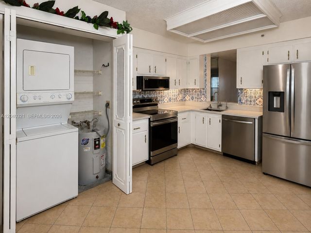 4550 NW 18th Avenue 606, Deerfield Beach, FL 33064