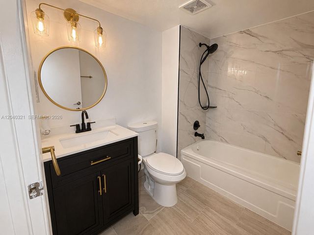 4550 NW 18th Avenue 606, Deerfield Beach, FL 33064