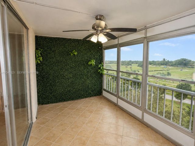 4550 NW 18th Avenue 606, Deerfield Beach, FL 33064
