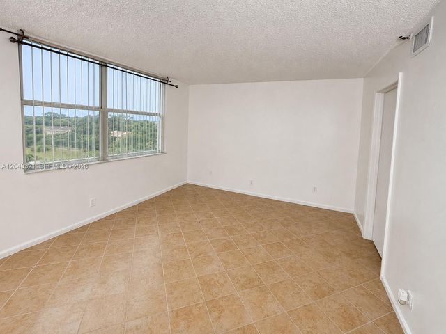 4550 NW 18th Avenue 606, Deerfield Beach, FL 33064